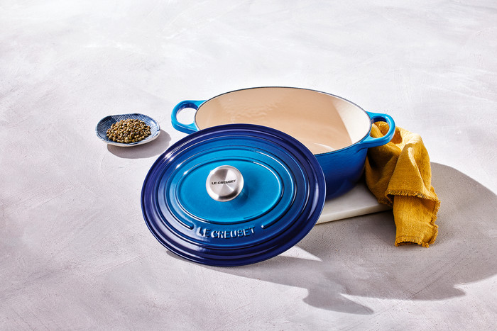 Le Creuset Signature ovale braadpan 31 cm azure product in gebruik