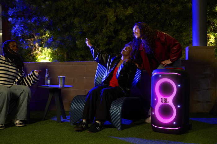 JBL PartyBox 520 Black product in use