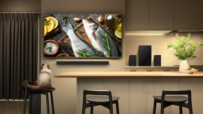 TCL 98" QLED P81K 4K (2025) +TCL Q85H PRO product in gebruik
