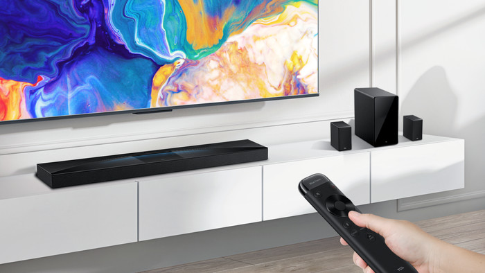 TCL 98" QLED P81K 4K (2025) +TCL Q85H PRO product in gebruik