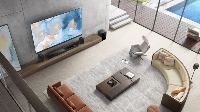 TCL 98" QLED P81K 4K (2025) +TCL Q85H PRO product in gebruik