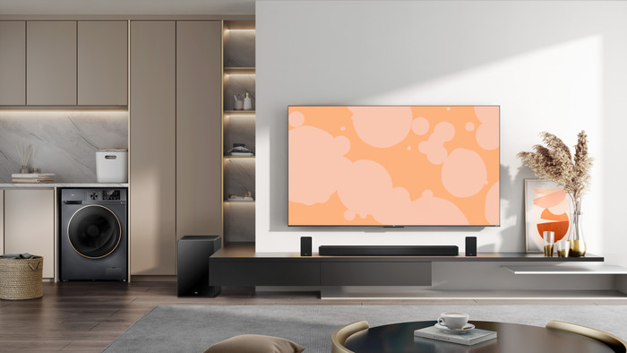 TCL 98" QLED P81K 4K (2025) +TCL Q85H PRO product in gebruik