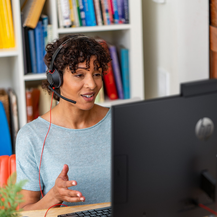 Poly Blackwire 5220 MS Bedrade Office Headset product in gebruik