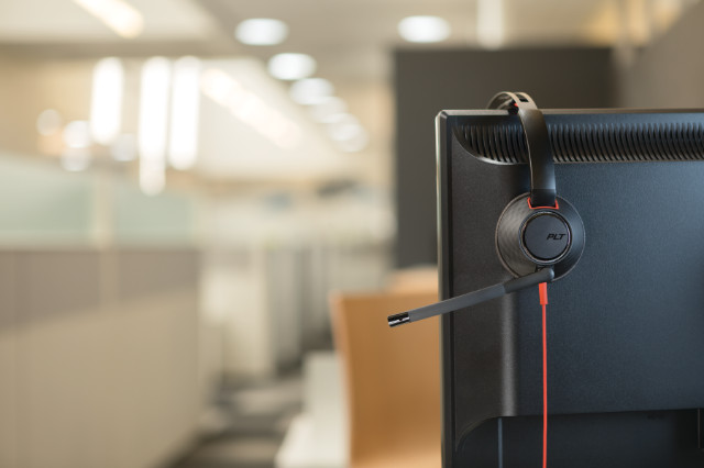 Poly Blackwire 5220 MS Bedrade Office Headset product in gebruik
