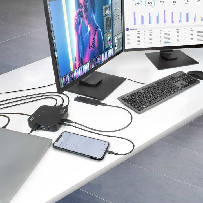 ACT USB-C Dual 4K Monitor DisplayLink Docking Station product in use