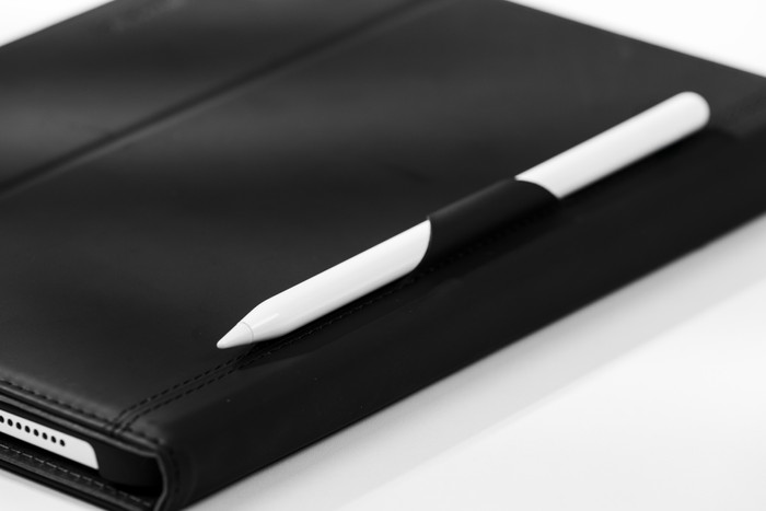 BlueBuilt Apple iPad (2025/2022) Book Case Zwart detail