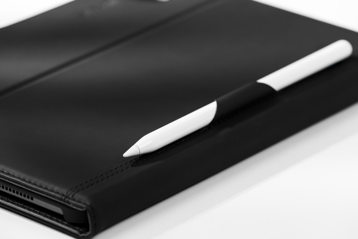 BlueBuilt Apple iPad Pro (2024) 11 inch Book Case Zwart detail