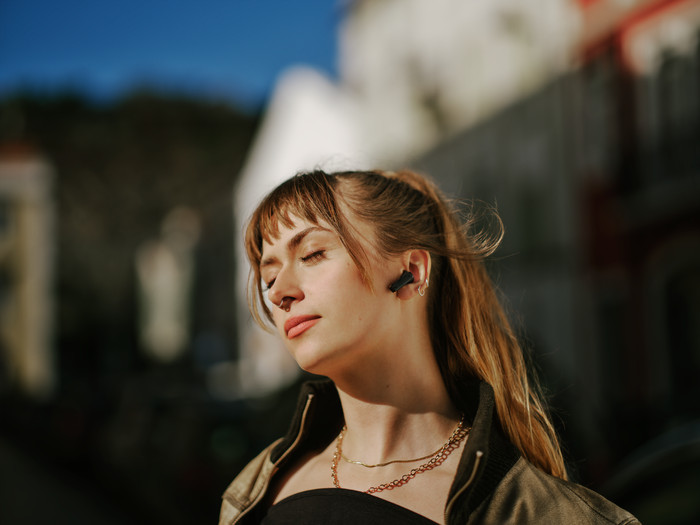 Sennheiser Accentum Open Zwart product in gebruik