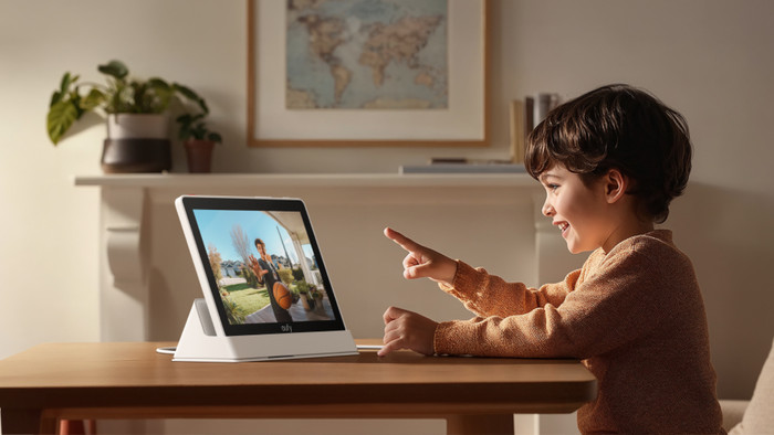 Eufy Solo Cam S340 Duo Pack + Smart Display E10 product in gebruik