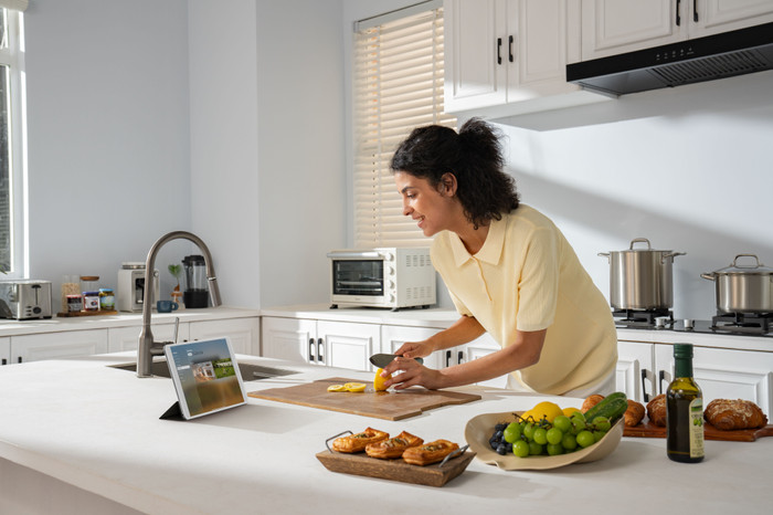 Eufy Solo Cam S340 Duo Pack + Smart Display E10 product in gebruik