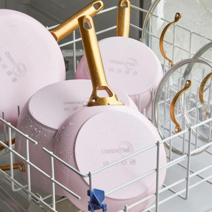 GreenPan Padova Reserve Batterie de Cuisine 10 Pièces Blush Pink produit à l'usage