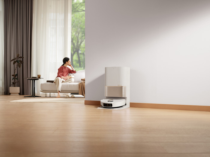 Dreame X40 Ultra Complete White product in use