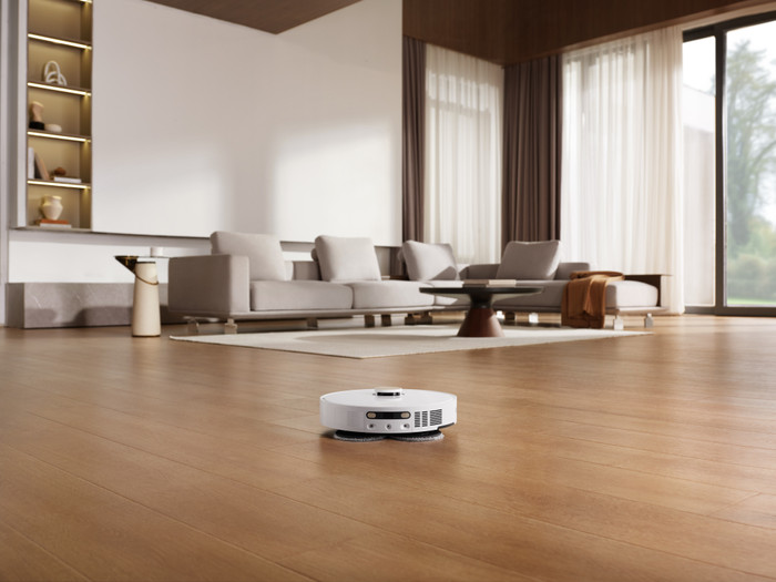 Dreame X40 Ultra Complete White product in use