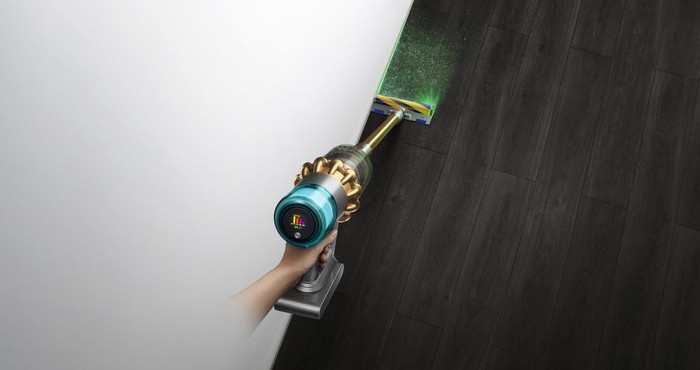 Dyson V15 Detect Absolute Gold produkt in gebrauch