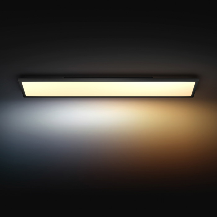 Philips Hue Aurelle White Ambiance - Zwart - Rechthoekig product in gebruik