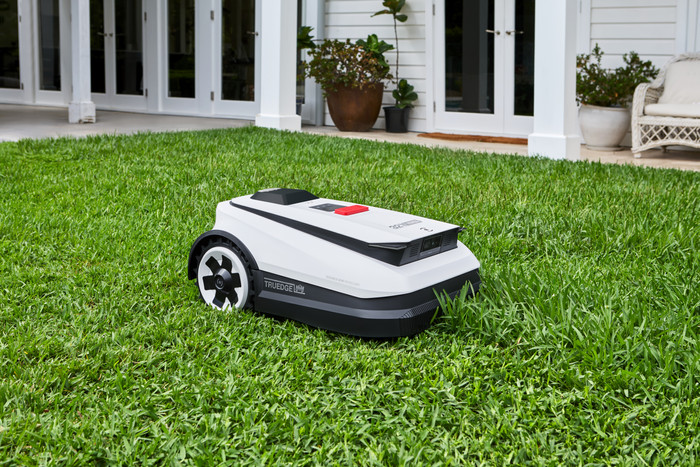 ECOVACS GOAT A1600 RTK product in use