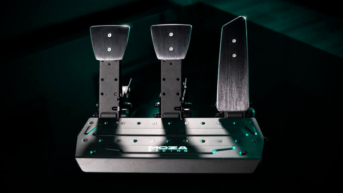 Moza SR-P Clutch Pedal product in gebruik