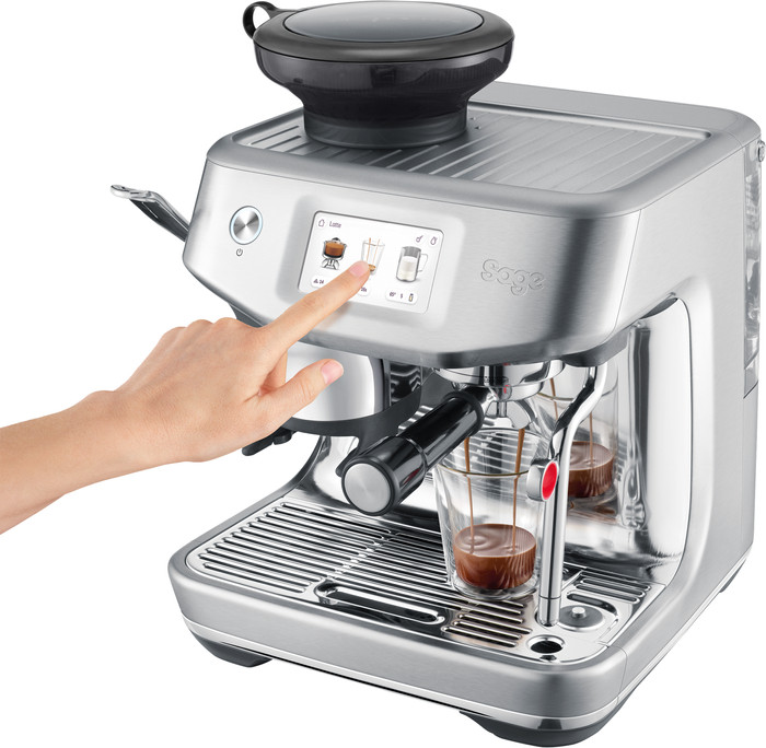 Sage Barista Touch Impress Cold Brushed Stainless Steel product in gebruik