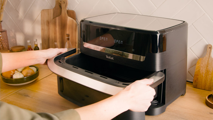 Tefal Dual Easy Fry Flex EY9228 produkt in gebrauch