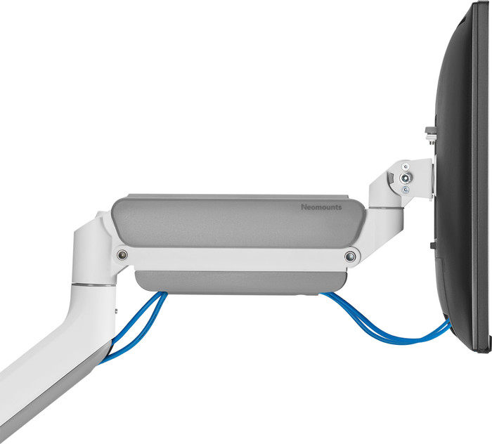 Neomounts NEXT Core DS70PLUS-450WH1 voor 17-49" schermen Monitorarm Wit product in gebruik