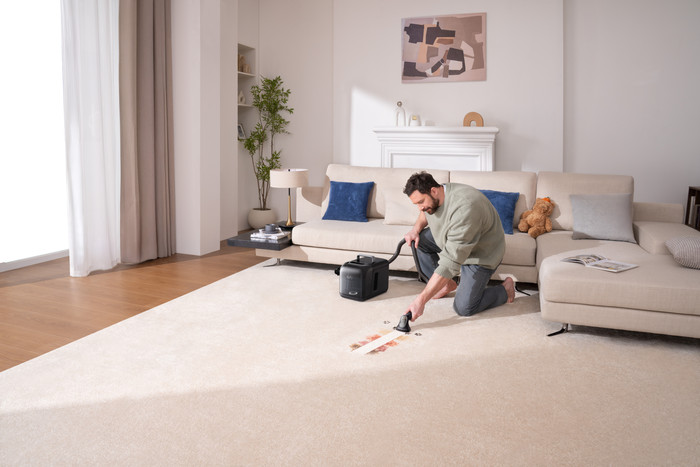 eufy Omni E28 Complete product in use