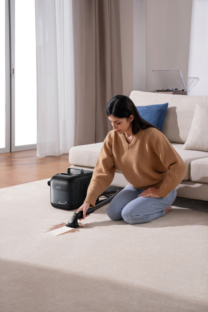 eufy Omni E28 Complete product in use