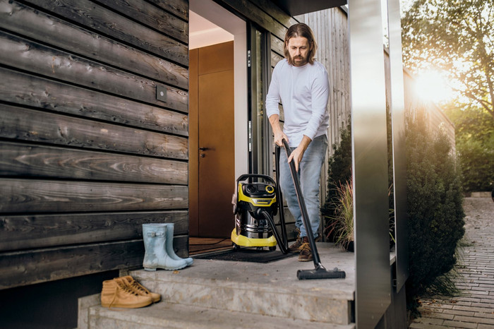 Kärcher WD 5 P S V-25/5/22 (YSY) product in use