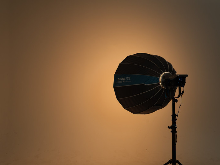 Nanlite Rapid Parabolic Softbox 90cm product in gebruik