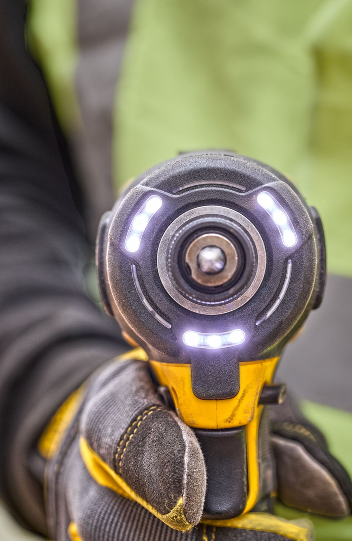 DeWalt DCF870NT-XJ 5,0 Ah Accu Starterspakket detail