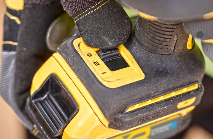 DeWalt DCF870NT-XJ 5,0 Ah Accu Starterspakket detail