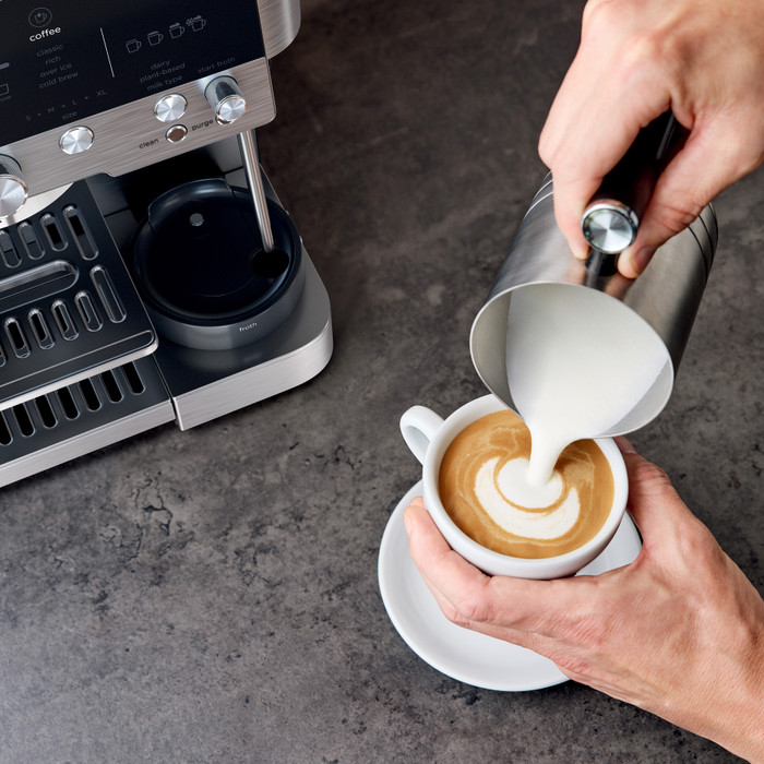 Ninja Luxurious Café Premier ES601EU product in use