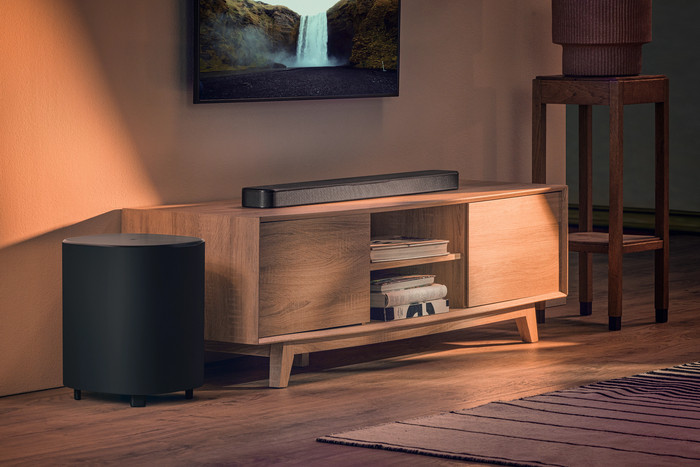 Philips Ambilight 65'' OLED760 4K (2025) + JBL Bar 500 M2 Zwart product in gebruik