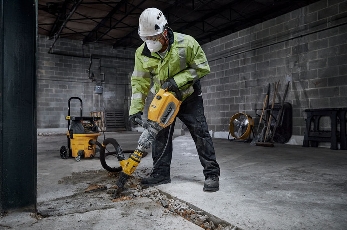 DeWalt DWV905M-QS + DeWalt DWV9402-XJ (5x) product in gebruik