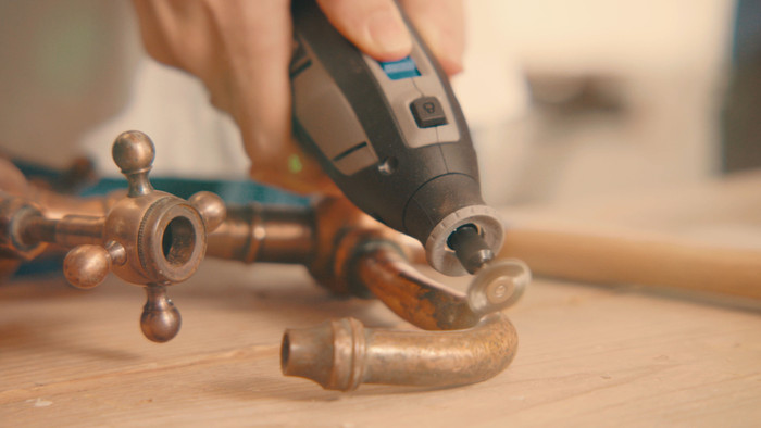 Dremel 8240 - 5 12V product in gebruik