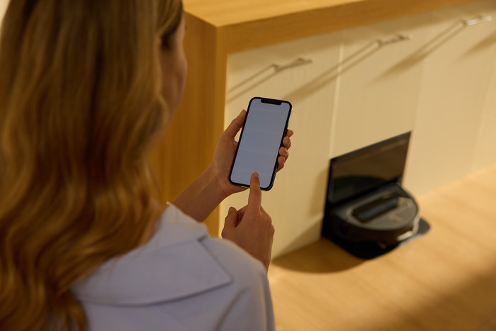 Roborock Saros Z70 R&D Black product in gebruik