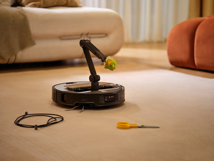 Roborock Saros Z70 R&D Silver product in use