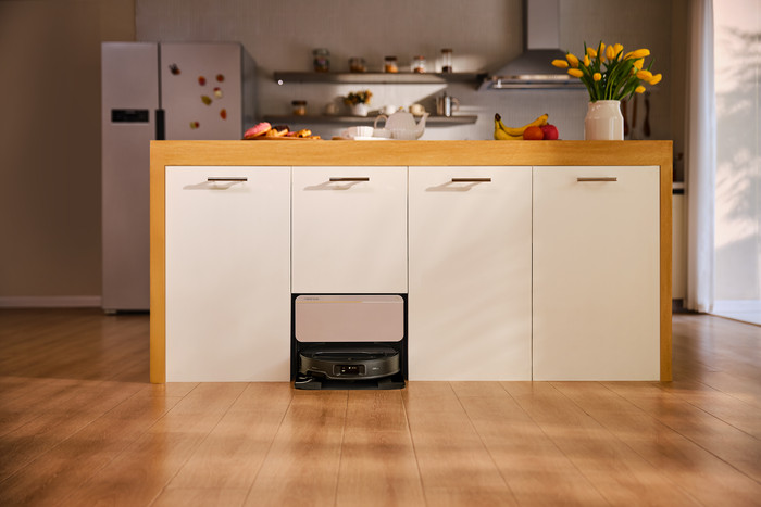 Roborock Saros Z70 R&D Silver product in use