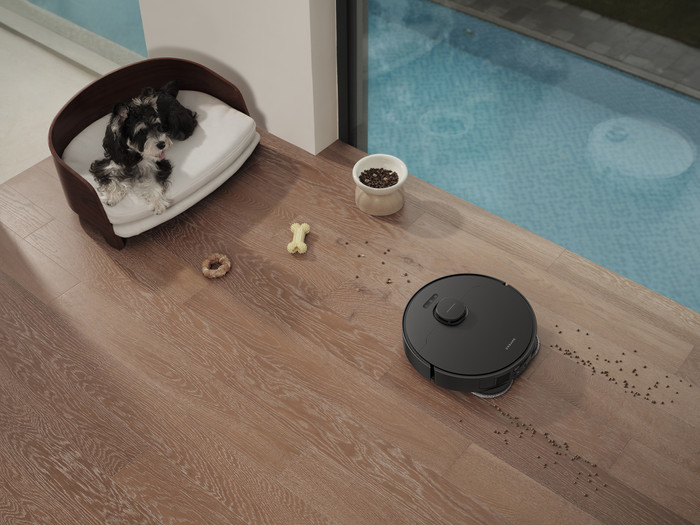 Dreame L40 Ultra AE product in use