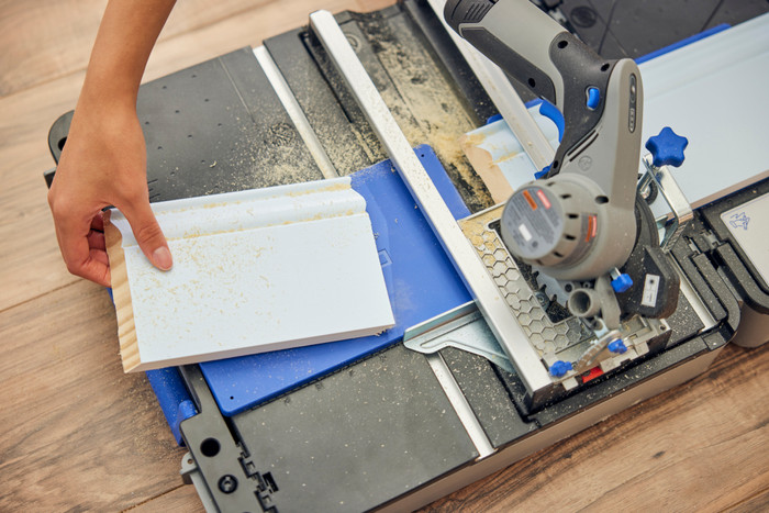 Dremel CS12JM Zaagstation product in gebruik