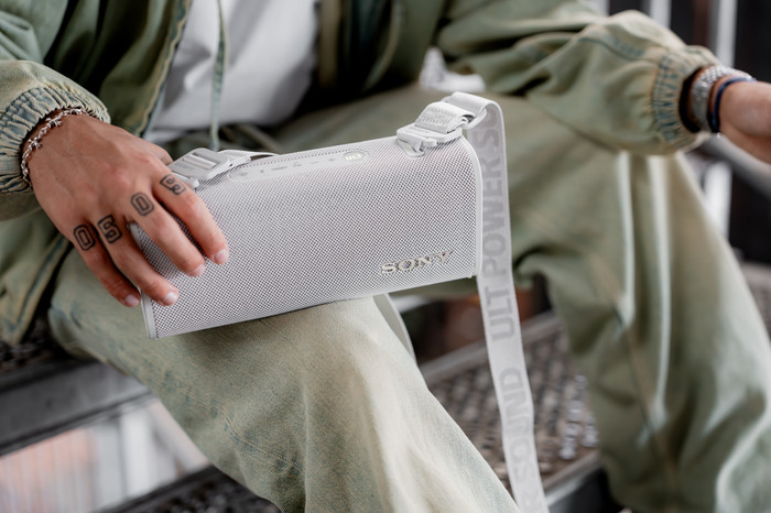 Sony ULT Field 3 Wit product in gebruik