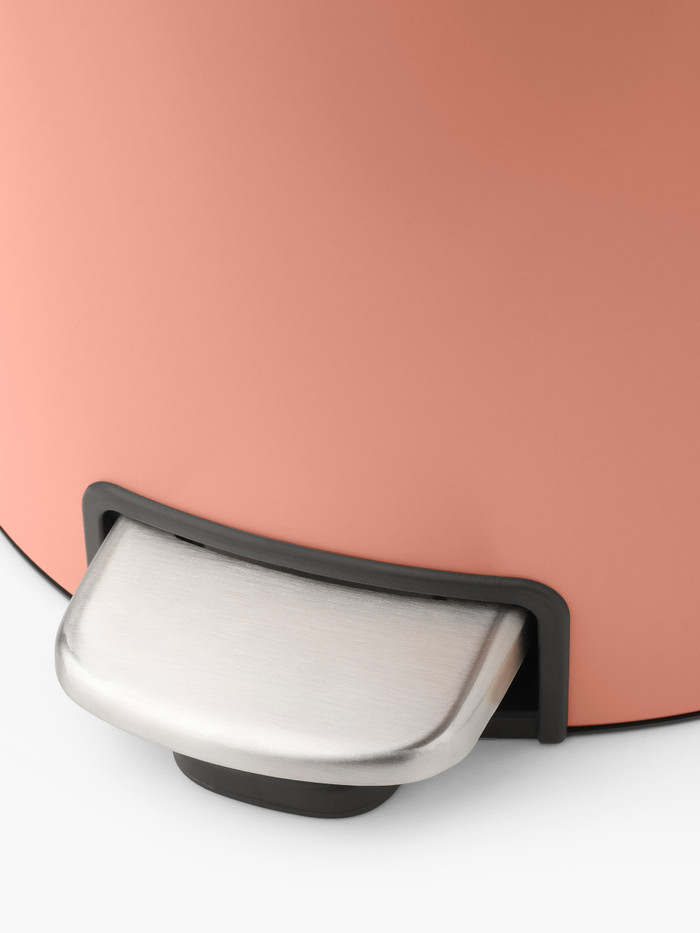 Brabantia NewIcon Pedal Trash Can 30L Warm Copper detail