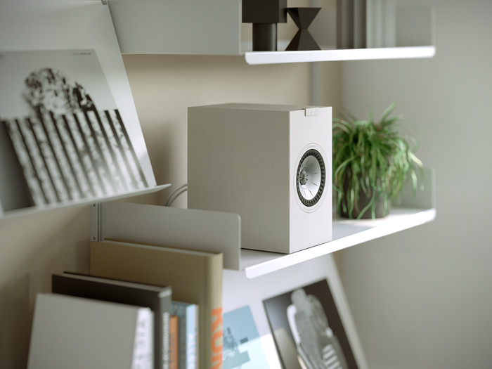 KEF Q1 Meta Bruin (per paar) product in gebruik