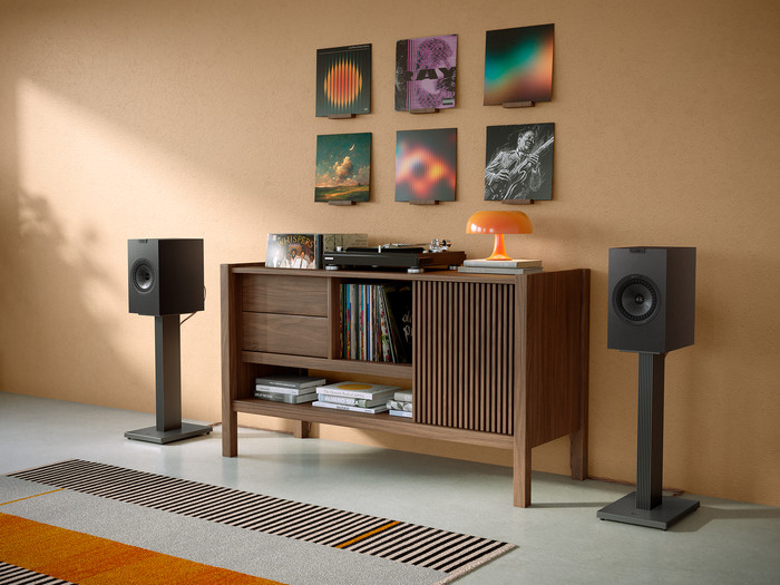 KEF Q3 Meta Zwart (per paar) product in gebruik