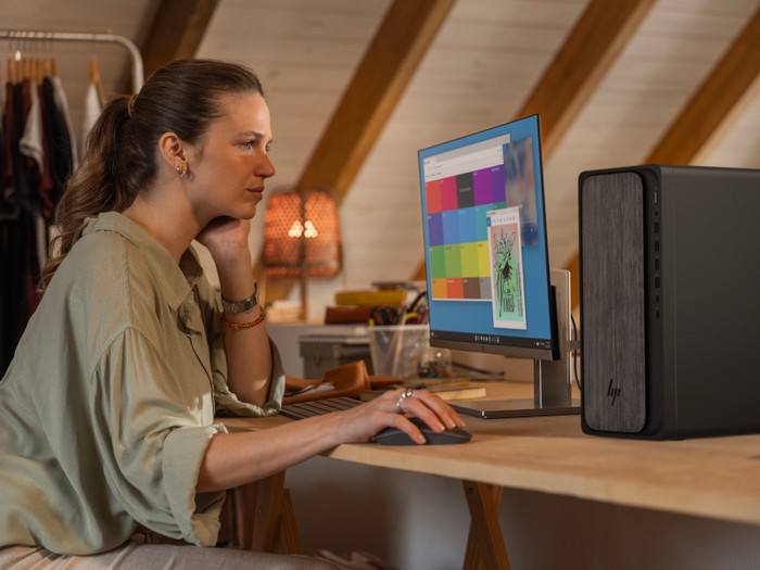 HP OmniDesk M02-0970nd product in use