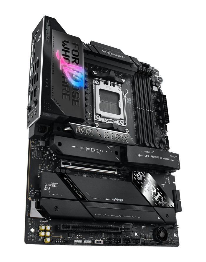 ASUS ROG STRIX X870E-E GAMING WiFi right side