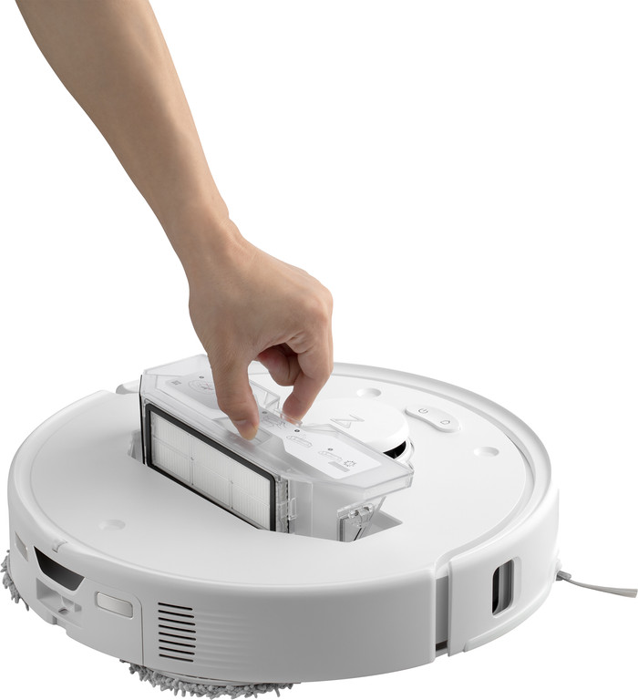 Roborock Qrevo Edge 5V1 White product in use