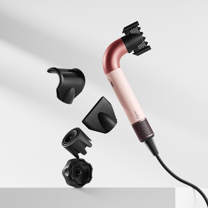 Dyson Supersonic r Straight+Wavy Ceramic Pink product in gebruik