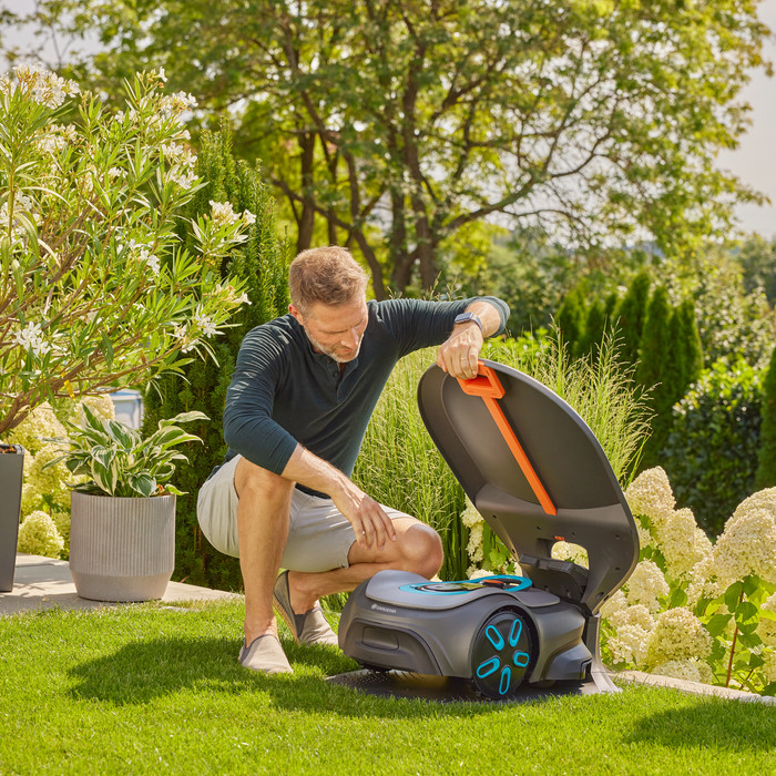 Gardena Garage voor Sileno Max en Free product in gebruik