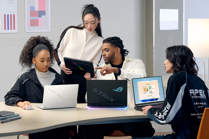 ASUS ROG Strix G16 G614PM-RV066W product in use