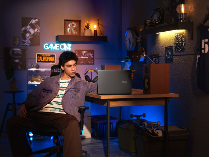 ASUS V16 FX3607VM-RP078WS product in gebruik